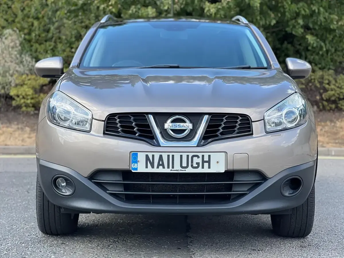 Used Nissan Qashqai N-TEC 117 HP (86 kW) 2011 Beige SUV