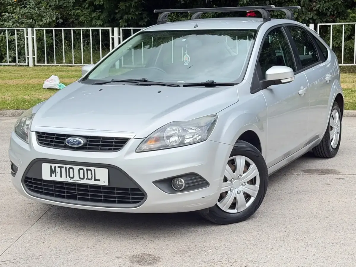 Used Ford Focus Zetec 2010 Silver Hatchback