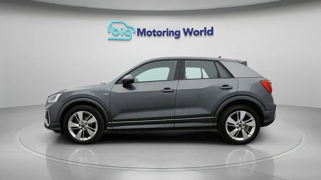 Begagnad Audi Q2 S-Line 150 HK (110 kW) 2023 Grå SUV