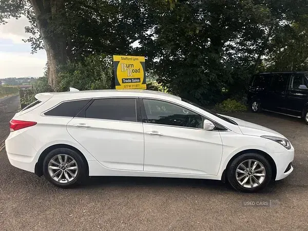 Used Hyundai i40 SE 141 HP (103 kW) 2017 White Estate