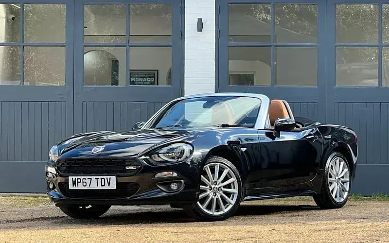 Used Fiat 124 Spider Lusso Plus 140 HP (102 kW) 2017 Black Cabriolet