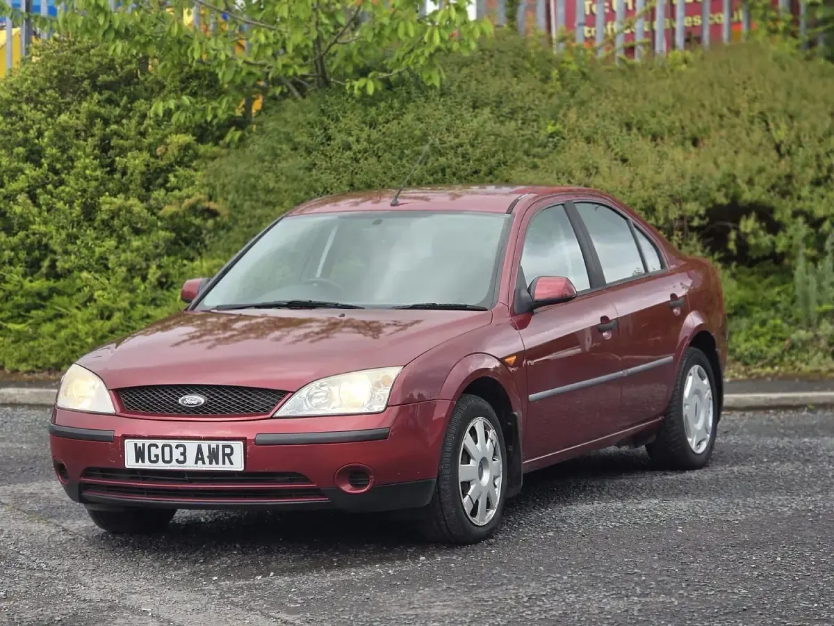 Used Ford Mondeo 145 HP (106 kW) 2003 Red Sedan
