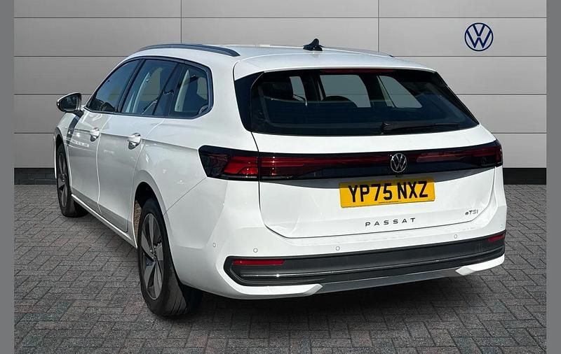Usado VW Passat Life 147 HP (108 kW) 2025 Branco Carrinha