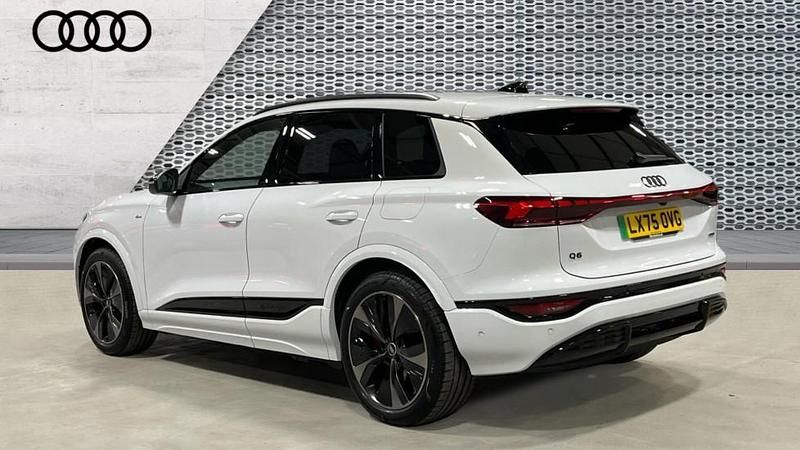 Begagnad Audi Q6 e-tron Advanced 285 kW (388 HK) 2025 Vit SUV