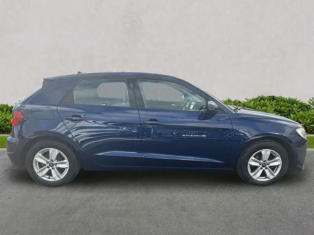 Used Audi A1 Premium 95 HP (69 kW) 2022 Blue SUV