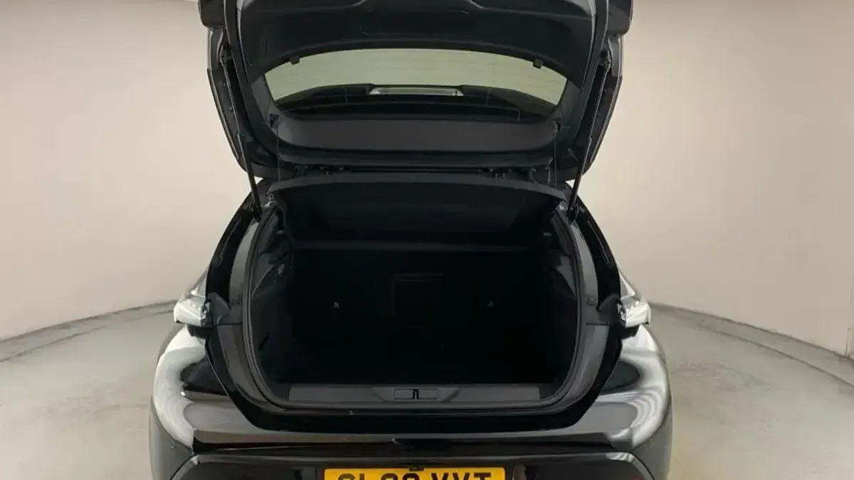 Used Peugeot 308 GT 129 HP (94 kW) 2023 Black Hatchback