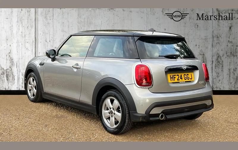 Used Mini Cooper Classic 134 HP (98 kW) 2024 Silver Hatchback
