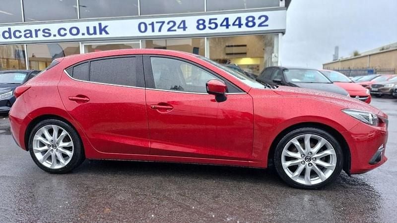 Used Mazda 3 Inclusive 2015 Red Hatchback