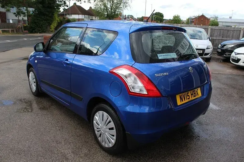 Used Suzuki Swift 94 HP (69 kW) 2015 Blue Hatchback