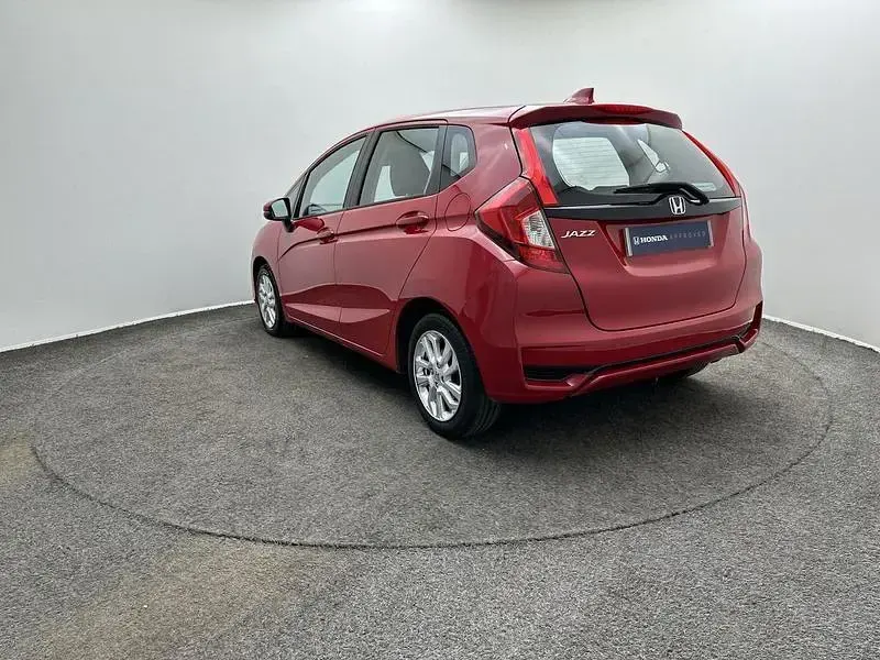 Used Honda Jazz SE 102 HP (75 kW) 2019 Milano red Hatchback