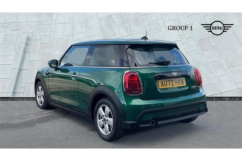 Used Mini Cooper Classic 136 HP (100 kW) 2022 British racing green iv Hatchback