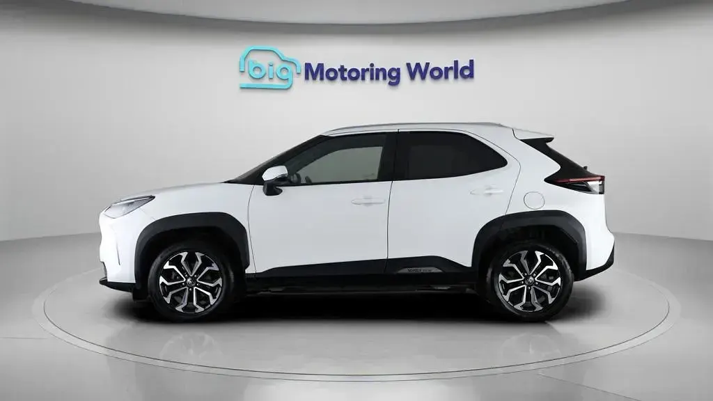 Used Toyota Yaris Cross Design 116 HP (85 kW) 2022 White SUV