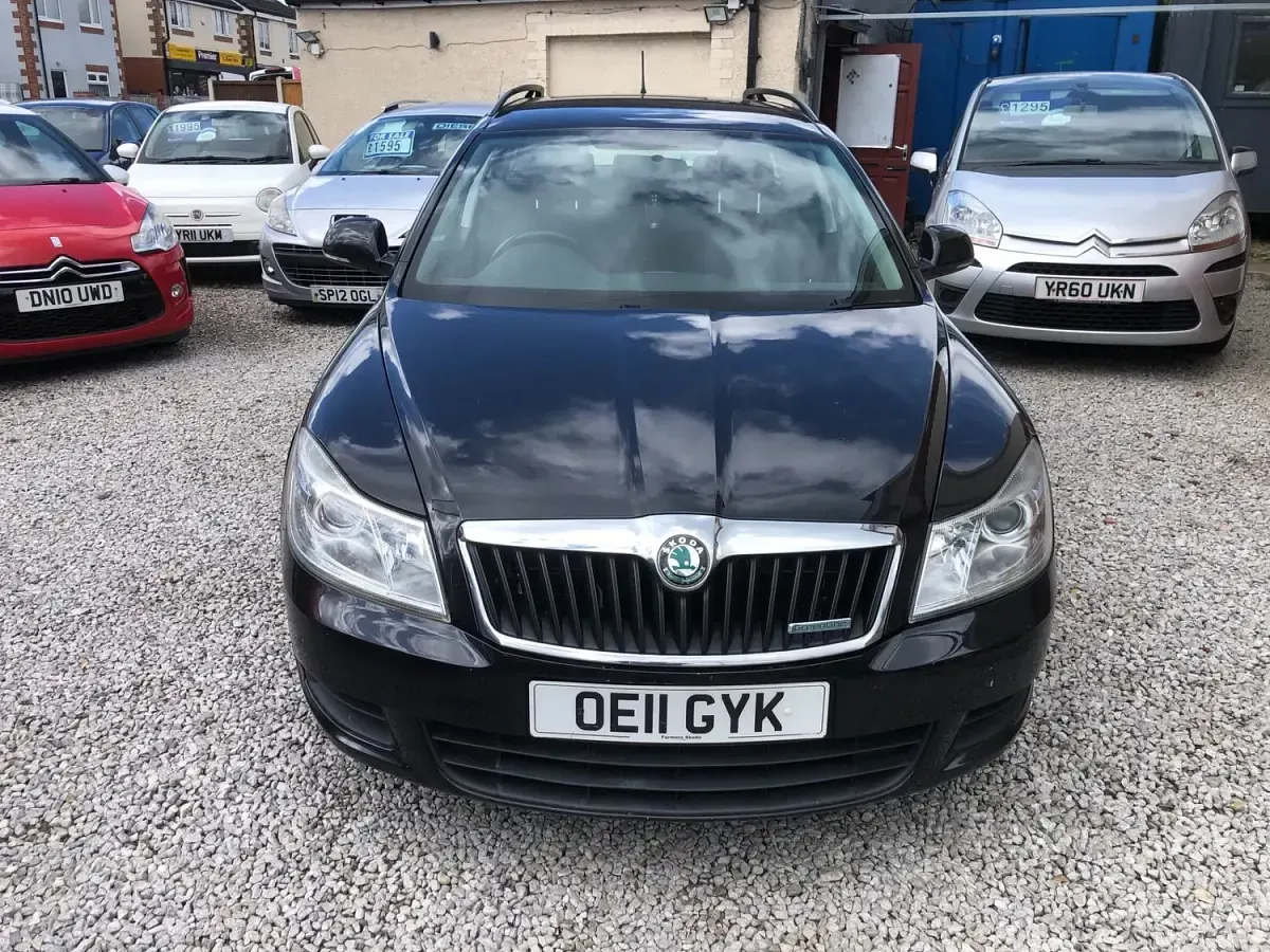 Used Skoda Octavia GreenLine 105 HP (77 kW) 2011 Black Estate