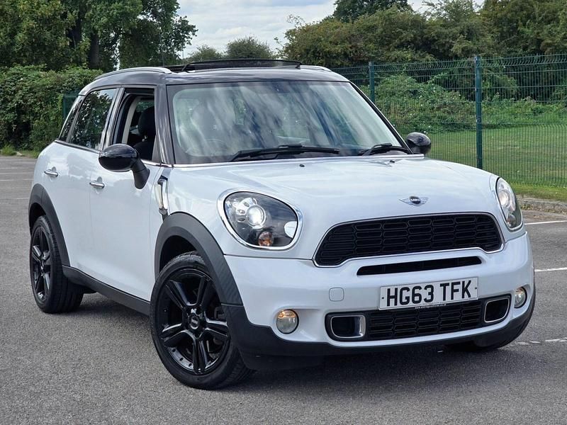 White Used 2013 Mini Cooper S Countryman SUV | £6,495 (Fair price) - Image 1/4