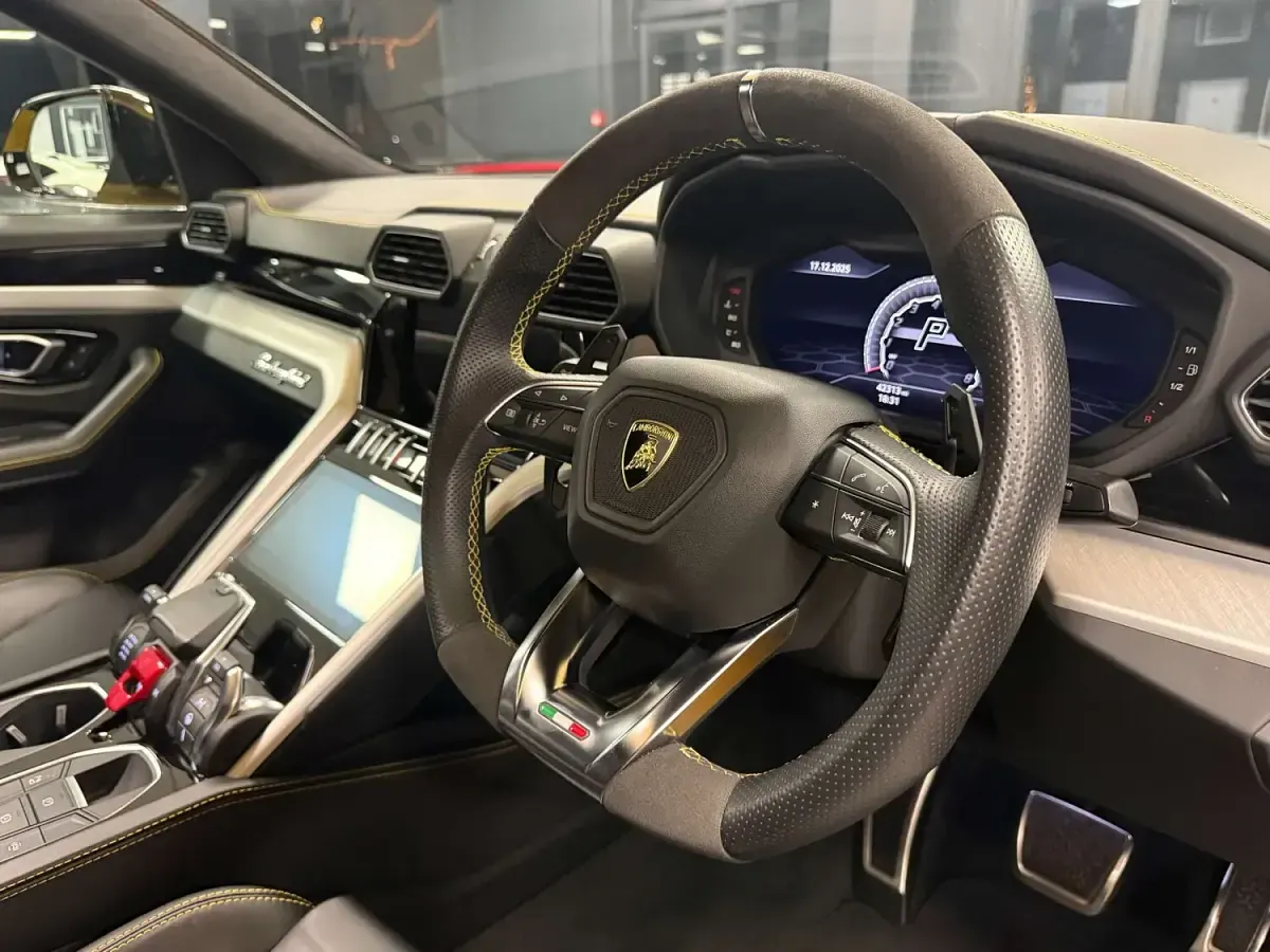Used Lamborghini Urus 666 HP (489 kW) 2019 Yellow SUV