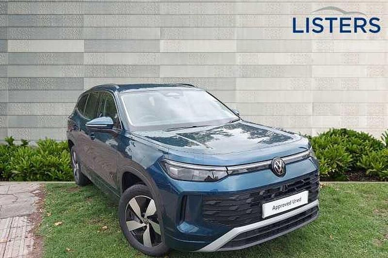 Nightshade blue New 2025 VW Tayron Life SUV | £36,991 - Image 1/4