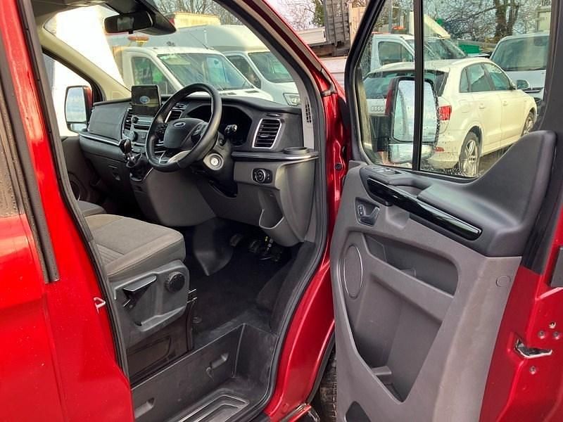 Used Ford Tourneo Titanium 130 HP (95 kW) 2020 Red MPV