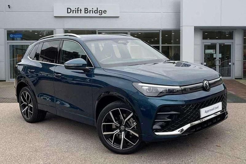 Blue Used 2025 VW Tiguan R-line SUV | £36,995 (Expensive) - Image 1/4