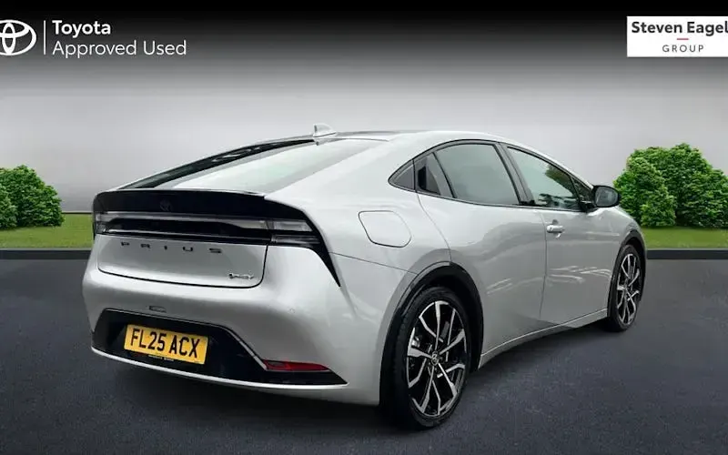 Used Toyota Prius 223 HP (164 kW) 2026 Hatchback