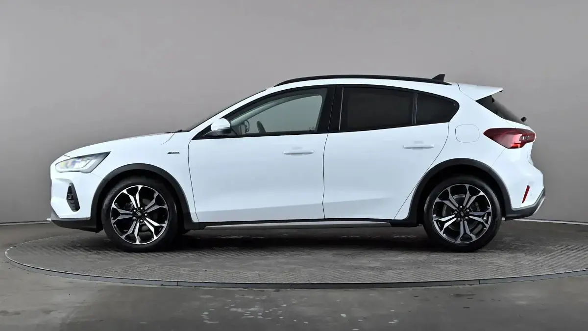 Używany Ford Focus Active X 120 KM (88 kW) 2022 Biały Hatchback