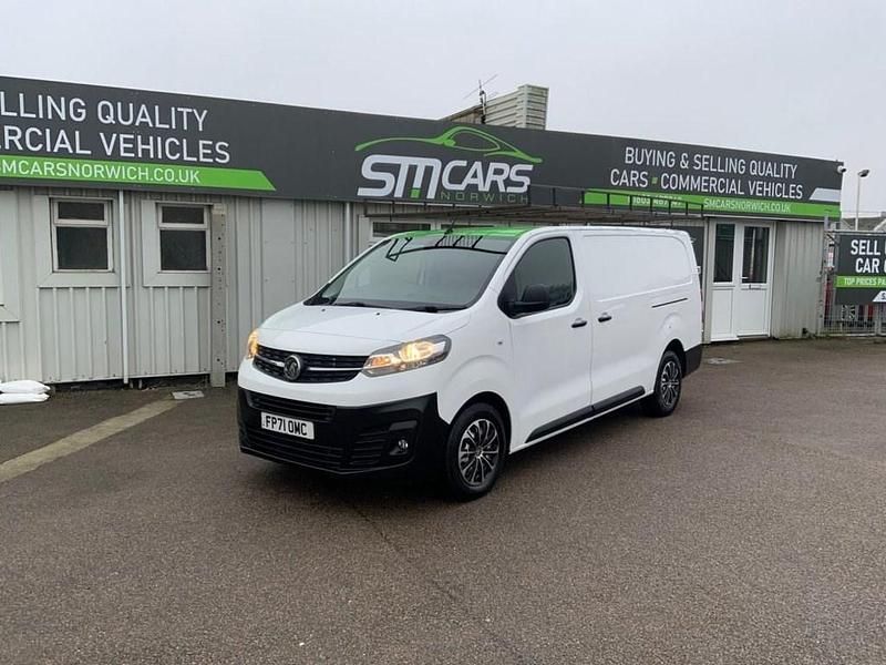 Used Vauxhall Vivaro S 143 HP (105 kW) 2021 White MPV