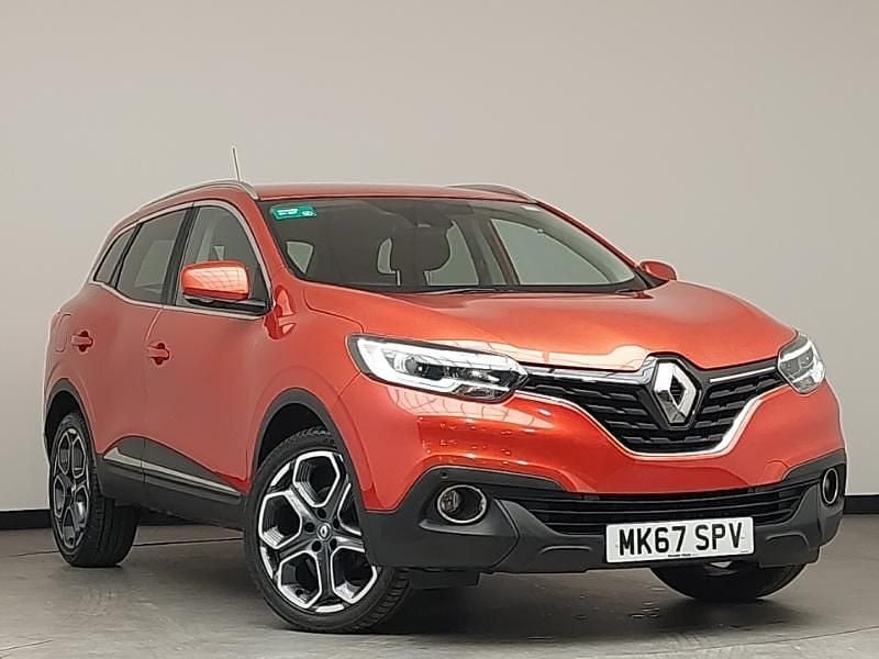 Red Used 2017 Renault Kadjar Dynamique SUV | £8,998 (Fair price) - Image 1/4