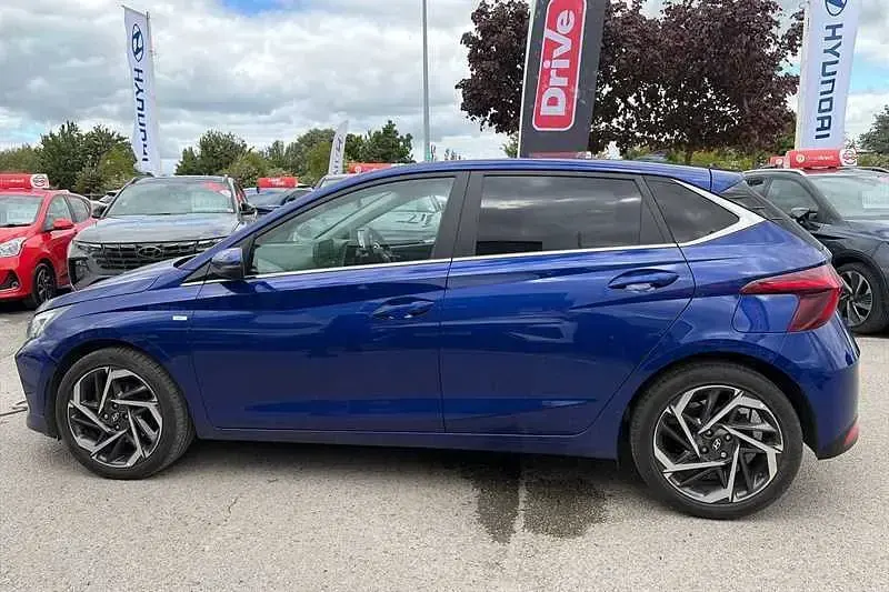 Used Hyundai i20 Premium 2022 Blue Hatchback