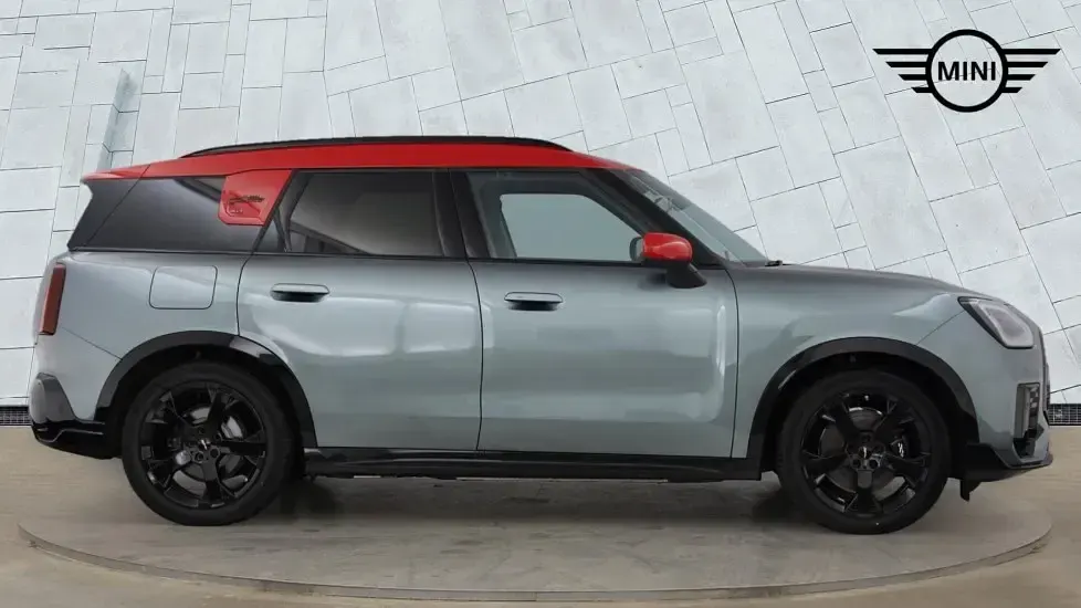 Used Mini Countryman 227 kW (309 HP) 2024 Green SUV