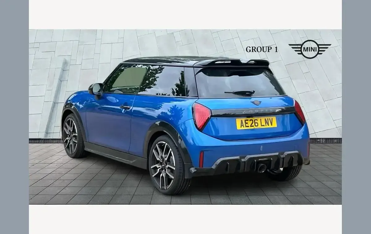 Used Mini John Cooper Works 228 HP (167 kW) 2026 Blue Hatchback
