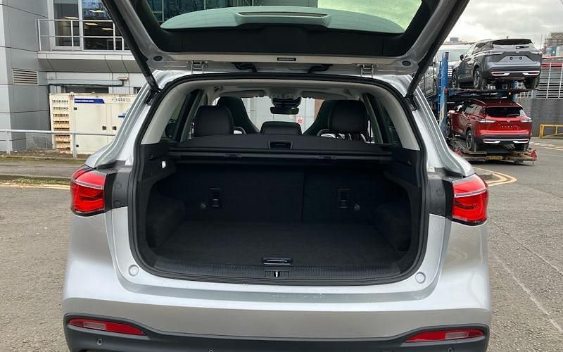 Usado MG HS Exclusive 162 HP (119 kW) 2023 Prateado SUV