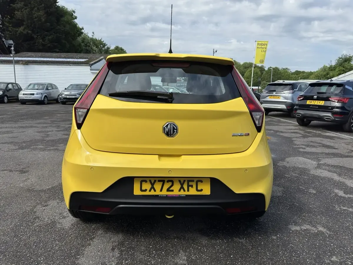 Used MG MG3 Exclusive 2022 Yellow Hatchback