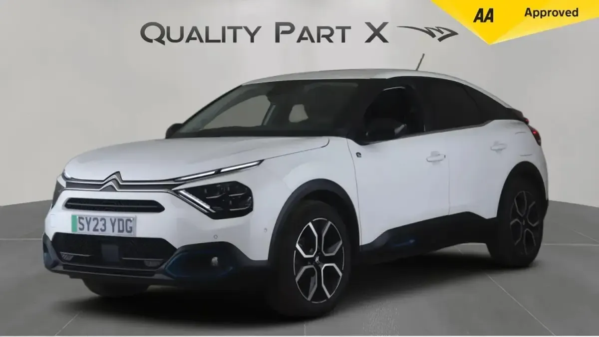 Used Citroën e-C4 Shine 100 kW (136 HP) 2023 White Hatchback