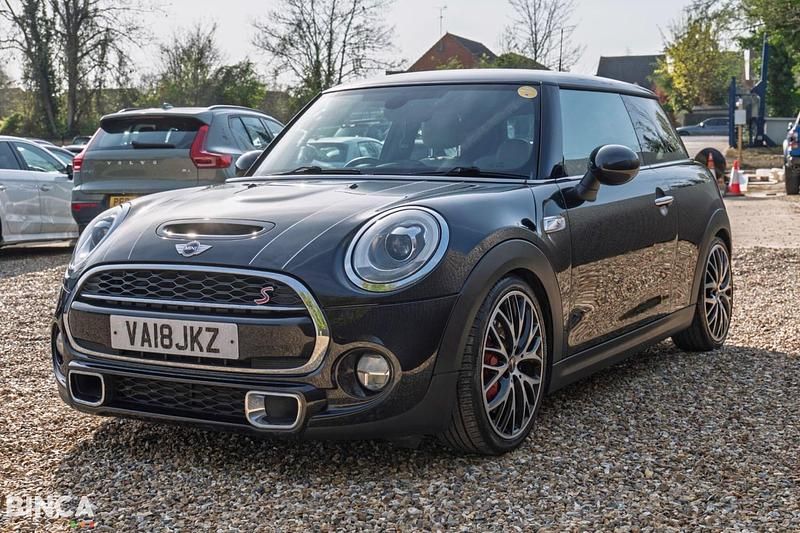 Używany Mini Cooper S Hatch 2018 Czarny Hatchback