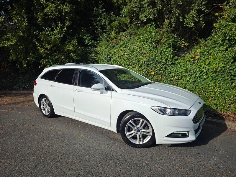 Used Ford Mondeo Zetec 150 HP (110 kW) 2019 White Estate