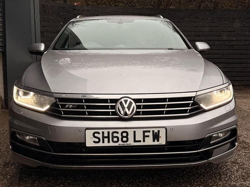 Used VW Passat R-line 150 HP (110 kW) 2019 Silver Estate