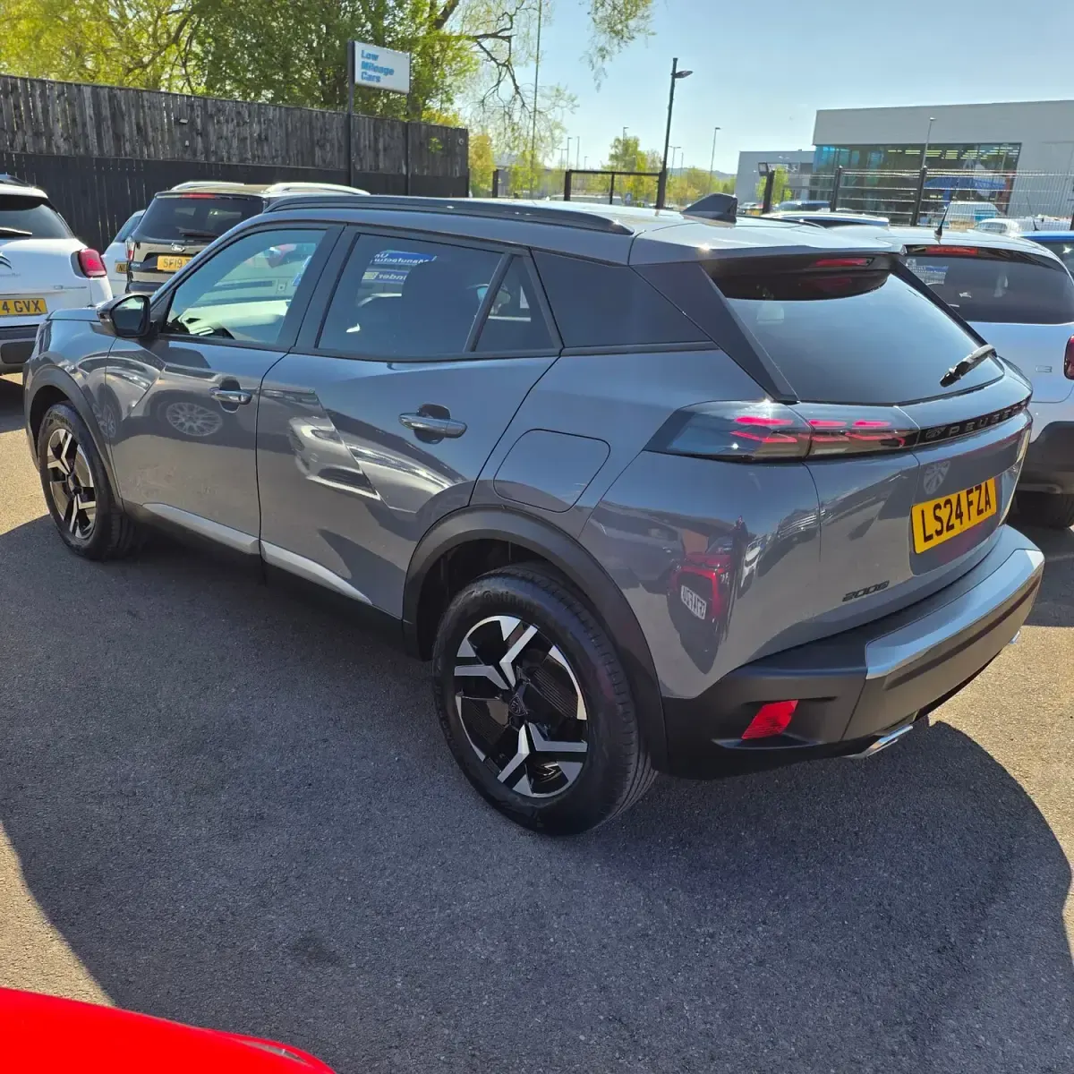 Used Peugeot 2008 Allure 100 HP (73 kW) 2024 Grey SUV
