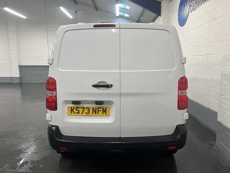 Used Citroën Dispatch 100 HP (73 kW) 2023 White MPV