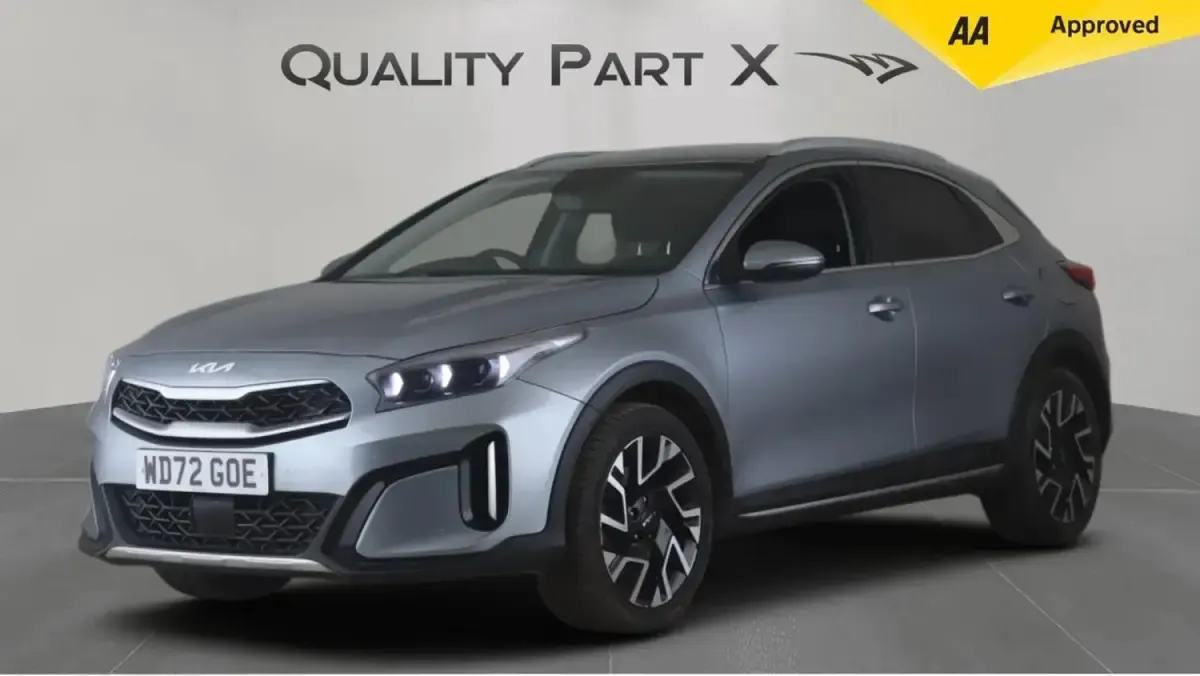 Usado Kia XCeed 2023 Prateado SUV