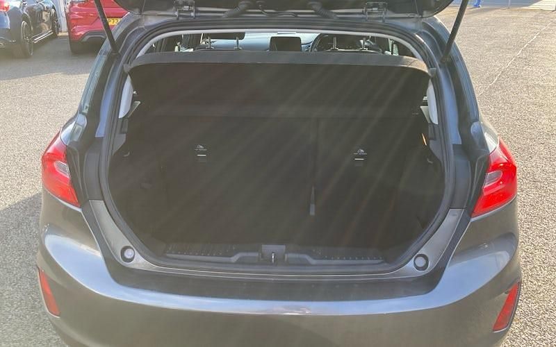 Used Ford Fiesta Zetec 86 HP (63 kW) 2018 Grey Hatchback