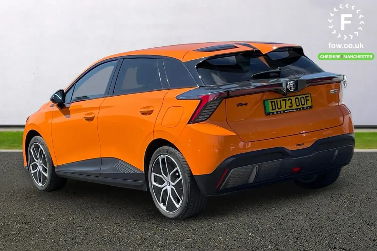 Used MG MG4 EV Trophy 150 kW (204 HP) 2023 Orange Hatchback