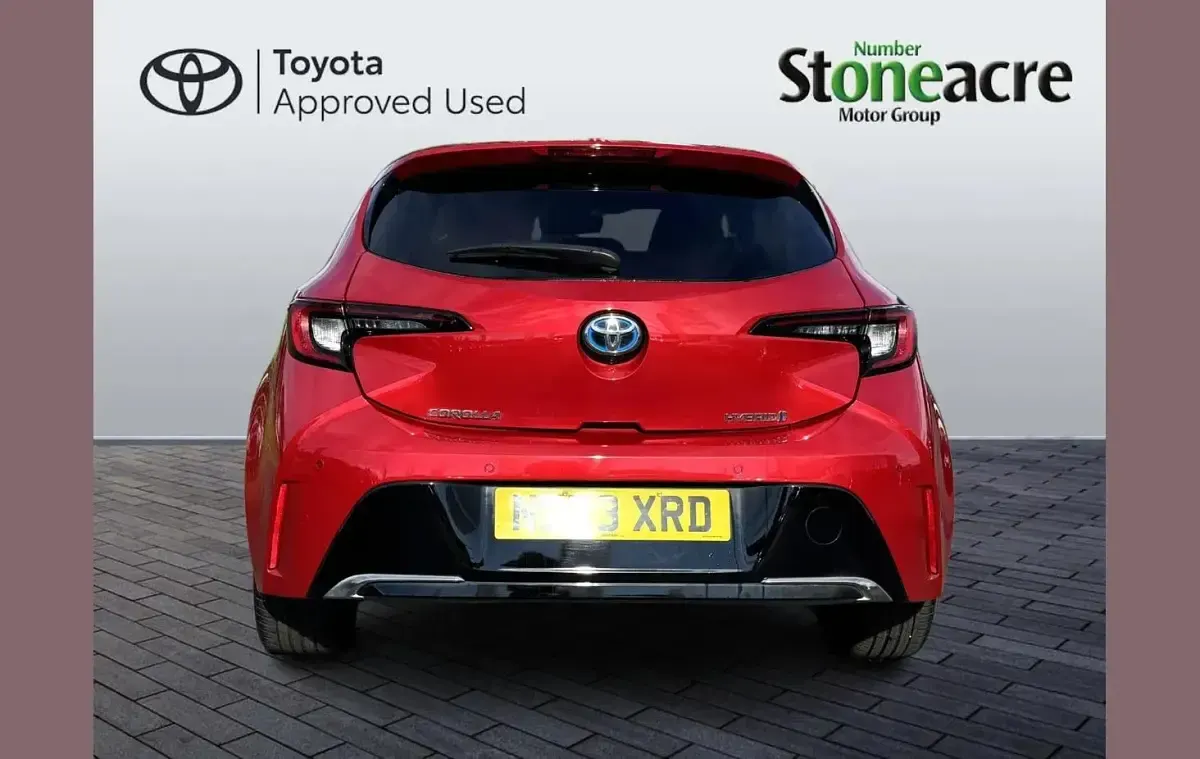 Used Toyota Corolla Design 138 HP (101 kW) 2023 Red Hatchback