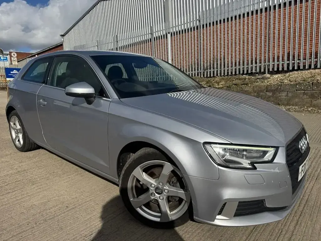 Used Audi A3 Sport 110 HP (80 kW) 2017 Silver Hatchback