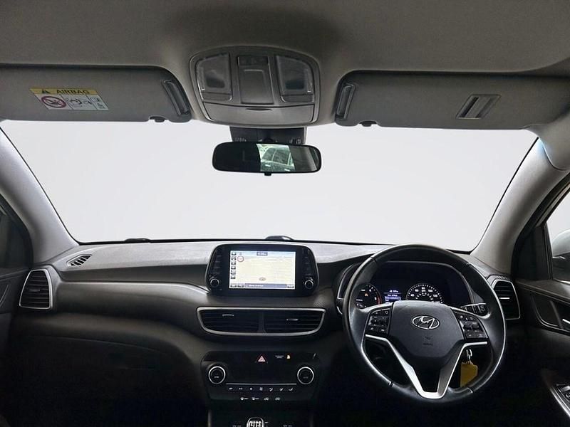 Usado Hyundai Tucson SE 115 CV (84 kW) 2020 Plateado SUV