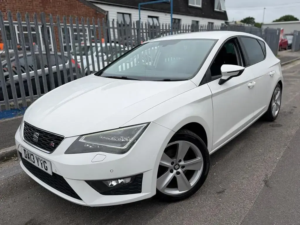 Used Seat Leon FR 140 HP (102 kW) 2013 White Hatchback