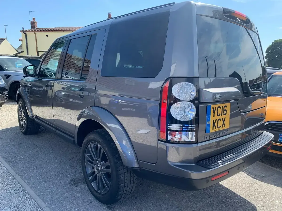 Used Land Rover Discovery Graphite 252 HP (185 kW) 2016 Grey SUV