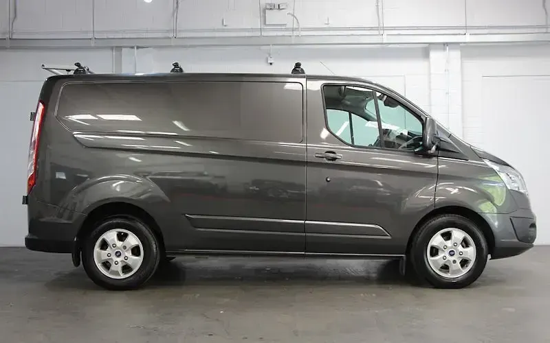 Usado Ford Transit Custom Limited 131 HP (96 kW) 2017 Cinzento Van