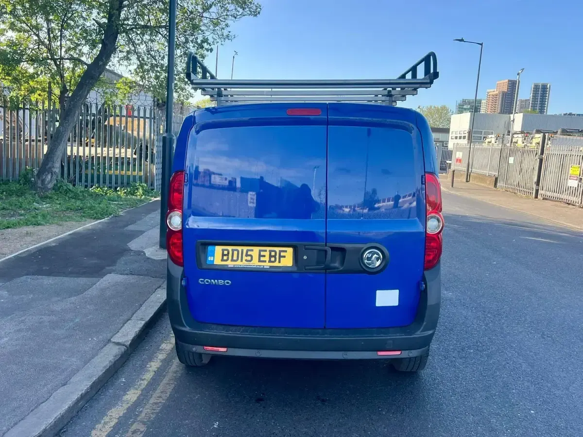 Używany Vauxhall Combo 90 KM (66 kW) 2015 Niebieski Minivan