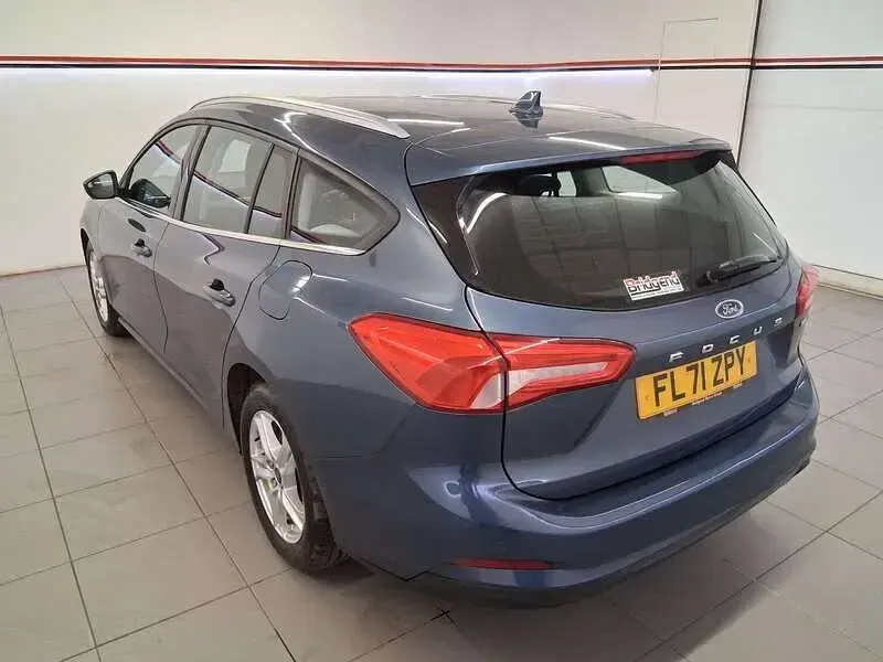 Used Ford Focus Zetec 85 HP (62 kW) 2021 Blue Estate