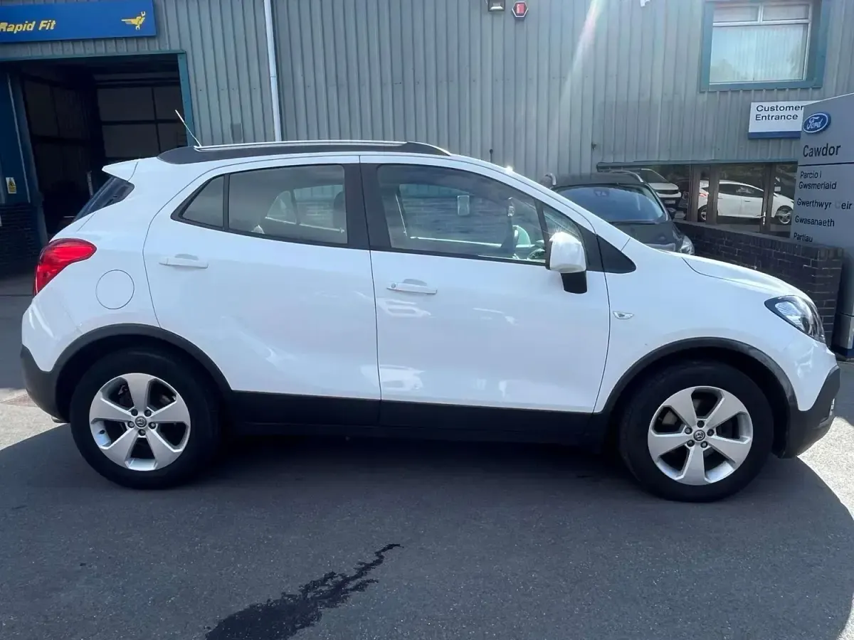 Used Vauxhall Mokka S 136 HP (100 kW) 2015 White SUV