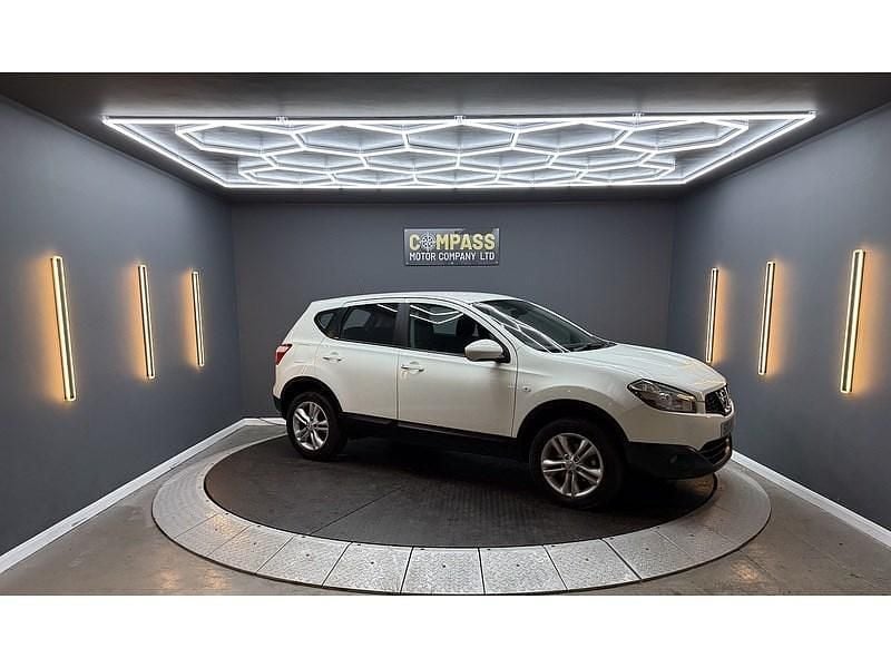 Used Nissan Qashqai Acenta 117 HP (86 kW) 2011 White SUV